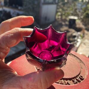 Delicate Scalloped Glass Tea Light Candle Holder - Plum Color